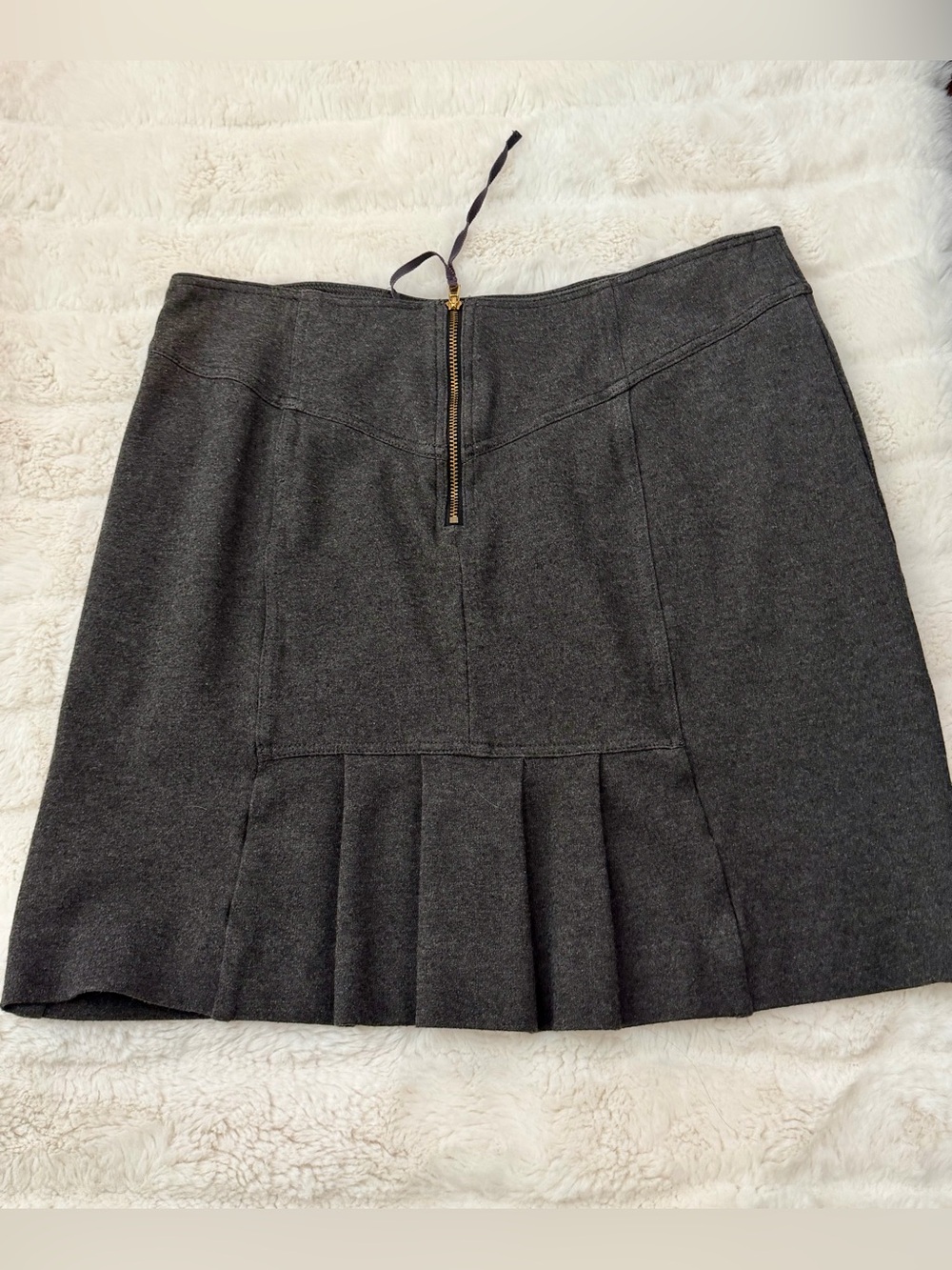 Marc Jacob’s  small Charcoal back Pleated Skirt with back zipper Great condition